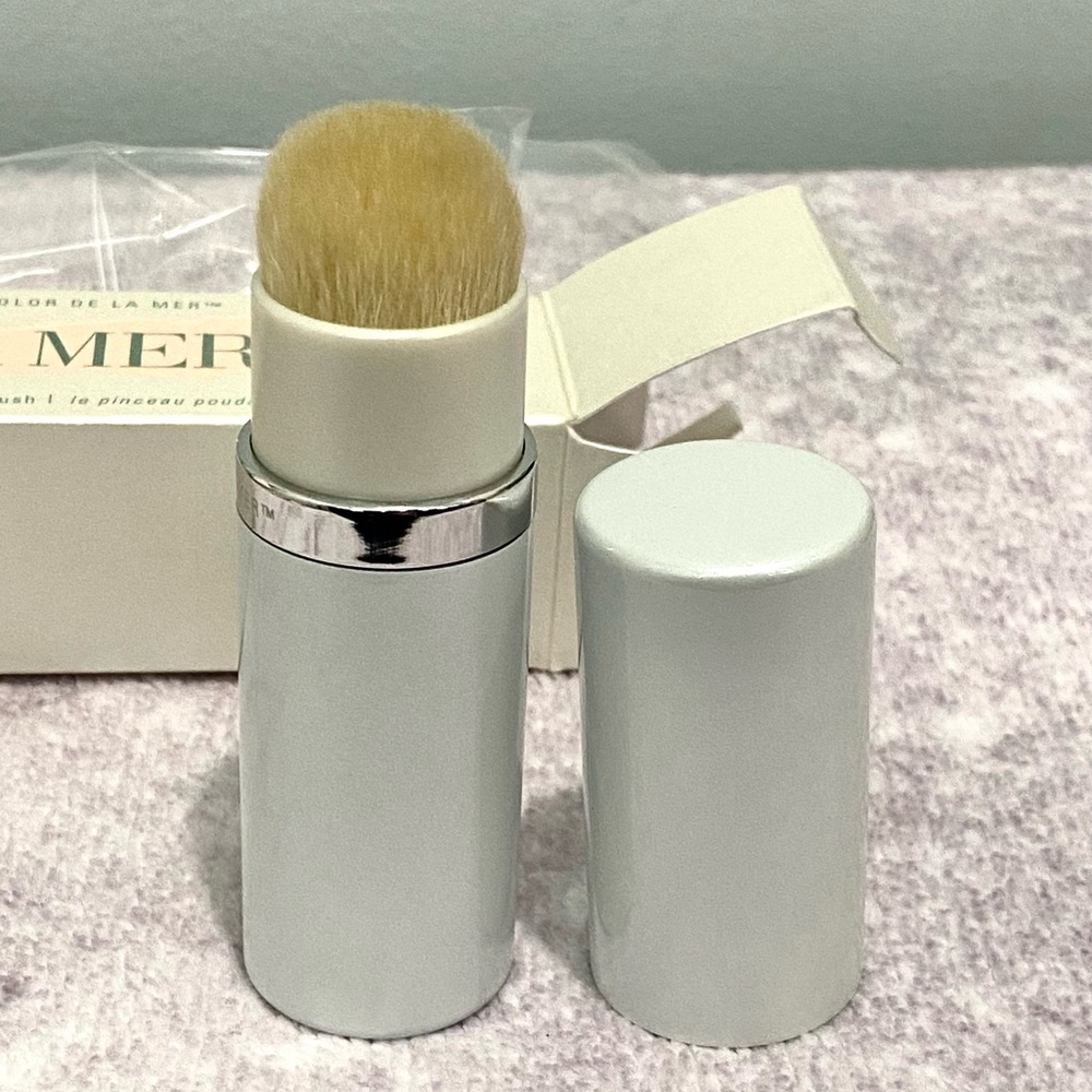 La Mer The Powder Brush - Picture 14 of 16